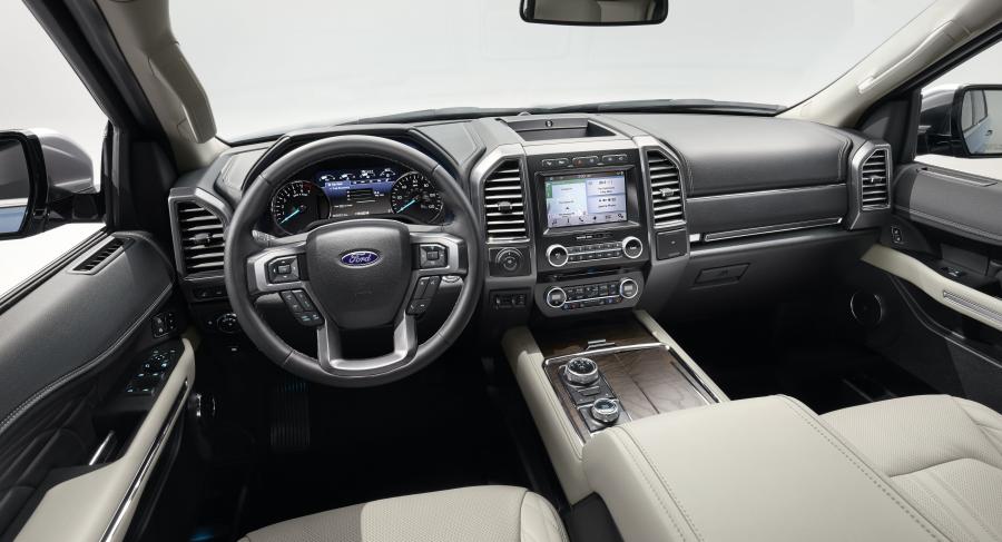 Торпедо Ford Expedition Platinum 2017 года  (фото 10 из 15)